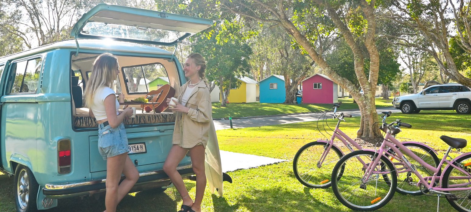 girls with combi at the glen villa resort byron bay
