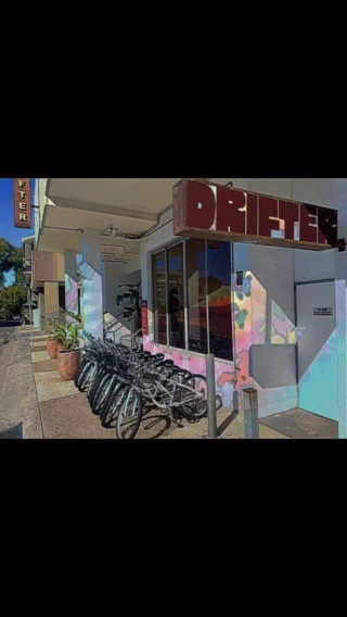 Beach cruiser bike hire from the Drifter Hotel